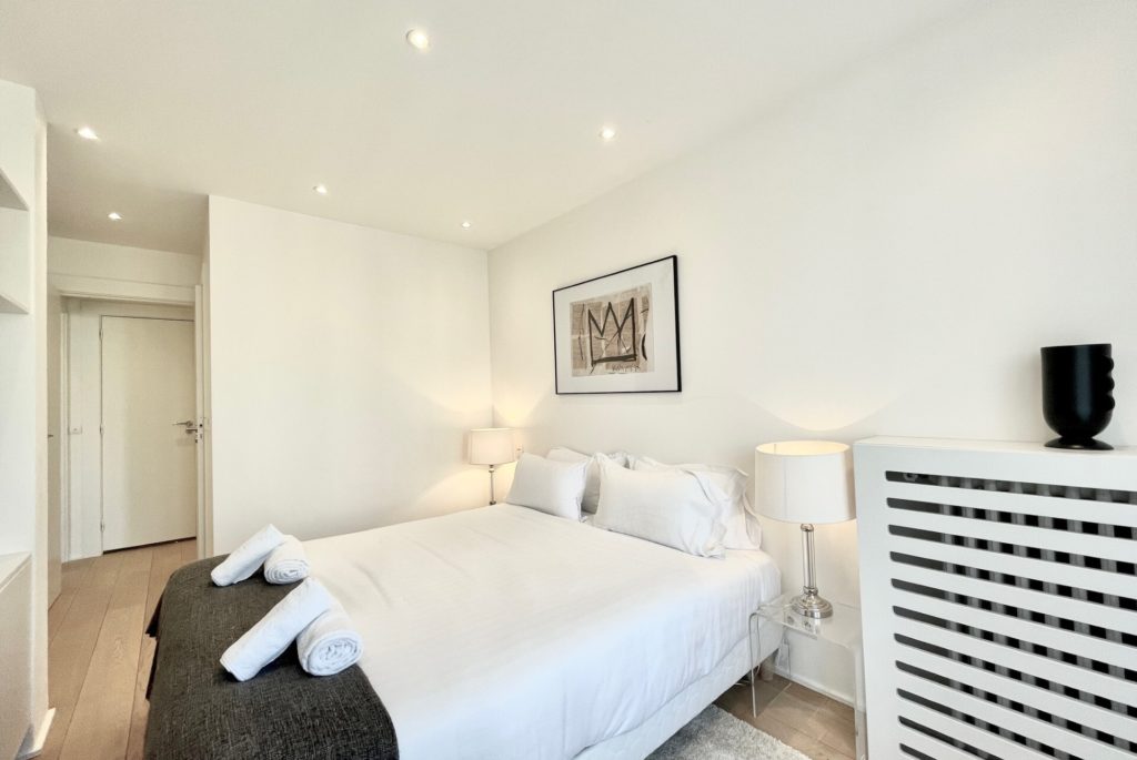 Location Appartement Meublé - 100 m² - 3 pièces - 75116 Paris - 216030 - 450191724768
