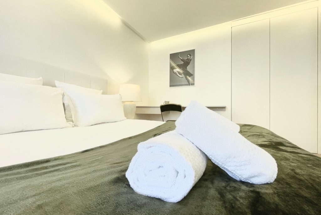 Location Appartement Meublé - 100 m² - 3 pièces - 75116 Paris - 216030 - 450191710397