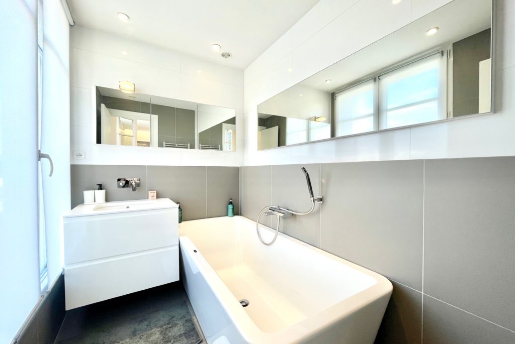 Location Appartement Meublé - 100 m² - 3 pièces - 75116 Paris - 216030 - 450191724765