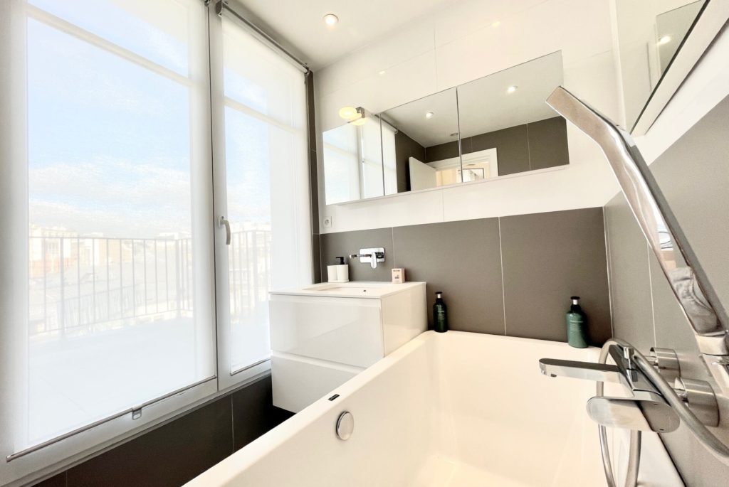 Location Appartement Meublé - 100 m² - 3 pièces - 75116 Paris - 216030 - 450191724774