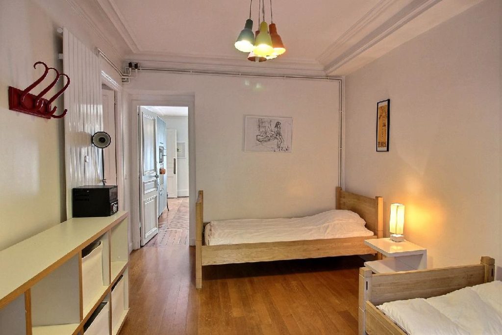 Furnished apartment - 4 rooms - 120 sqm - Martyrs - Saint Georges - Trinité - 75009 Paris - 309397-23