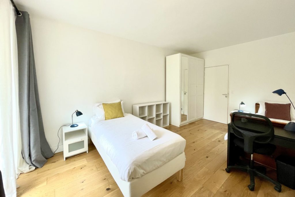 Location Appartement Meublé - 92 m² - 4 pièces - 75015 Paris - 315197 - 412045901039