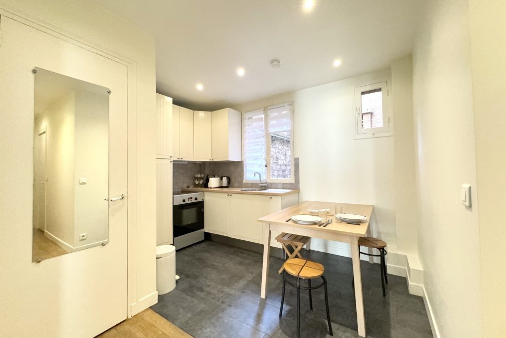Location Appartement Meublé - 2 pièces - 48 m² - Invalides - 75007 Paris - 107328-23
