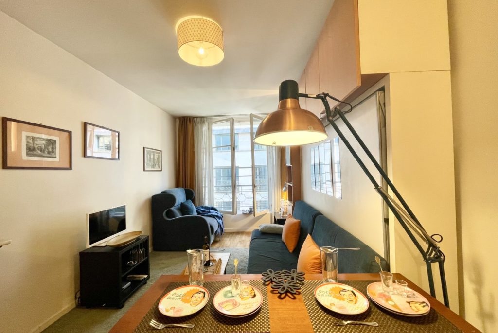 Location Appartement Meublé - 1 pièce - 25 m² - Champs Elysées - Etoile - 75008 Paris - S08103