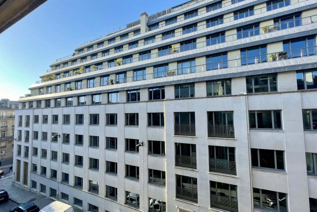 Location Appartement Meublé - 1 pièce - 25 m² - Champs Elysées - Etoile - 75008 Paris - S08103-7