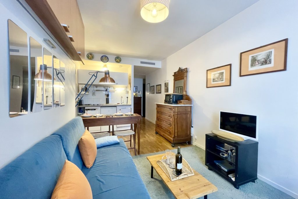 Location Appartement Meublé - 1 pièce - 25 m² - Champs Elysées - Etoile - 75008 Paris - S08103-10