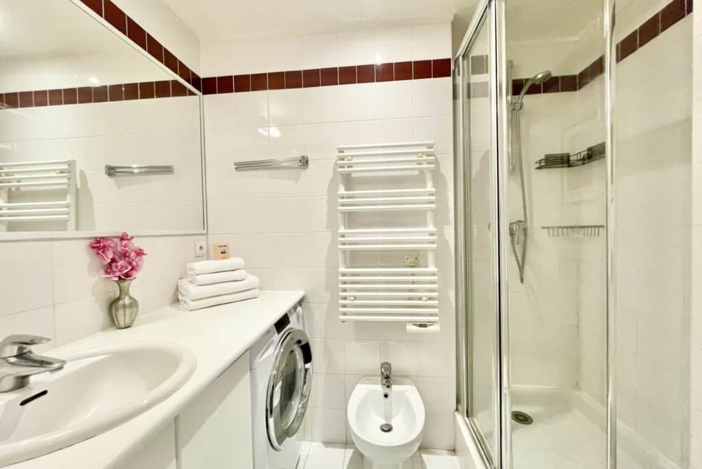 Location Appartement Meublé - 1 pièce - 25 m² - Champs Elysées - Etoile - 75008 Paris - S08103-18