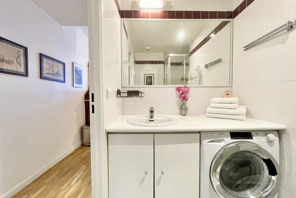 Location Appartement Meublé - 1 pièce - 25 m² - Champs Elysées - Etoile - 75008 Paris - S08103-20