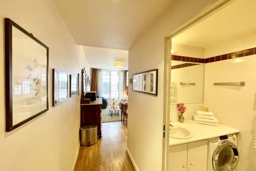 Location Appartement Meublé - 1 pièce - 25 m² - Champs Elysées - Etoile - 75008 Paris - S08103-25