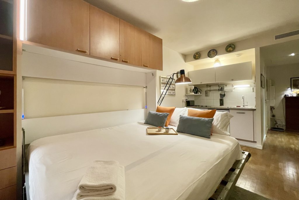 Location Appartement Meublé - 1 pièce - 25 m² - Champs Elysées - Etoile - 75008 Paris - S08103-27