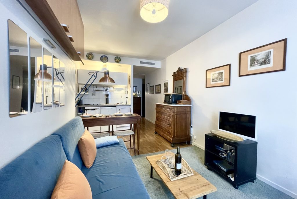 Location Appartement Meublé - 1 pièce - 25 m² - Champs Elysées - Etoile - 75008 Paris - S08103-10