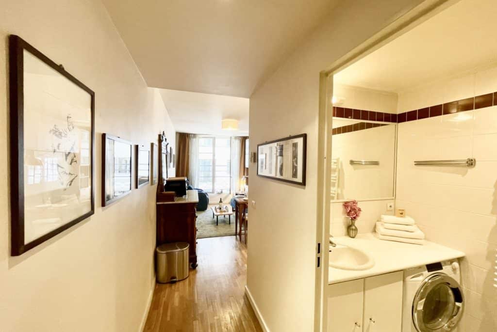 Location Appartement Meublé - 1 pièce - 25 m² - Champs Elysées - Etoile - 75008 Paris - S08103-25