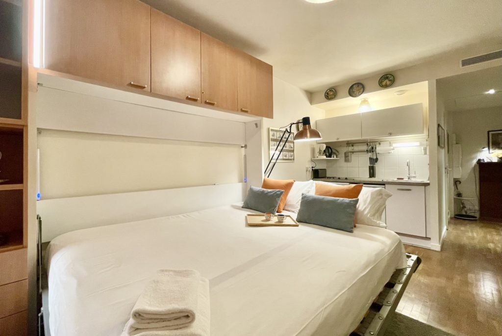 Location Appartement Meublé - 1 pièce - 25 m² - Champs Elysées - Etoile - 75008 Paris - S08103-27