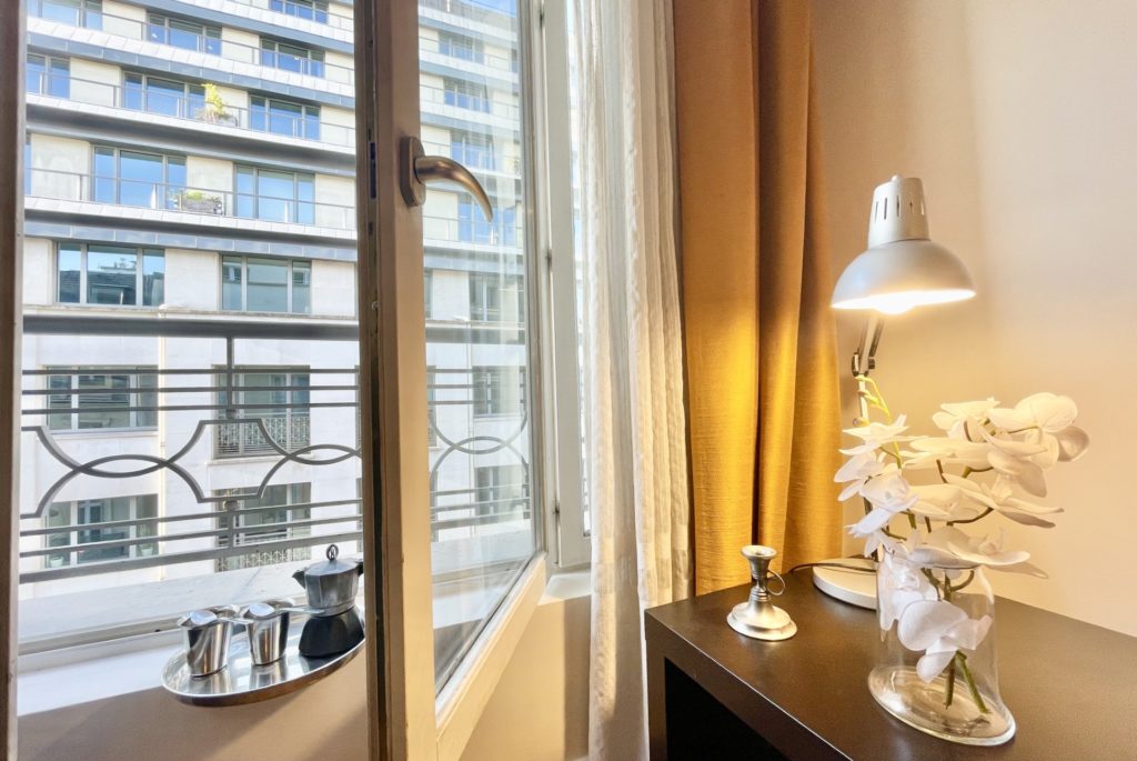 Location Appartement Meublé - 1 pièce - 25 m² - Champs Elysées - Etoile - 75008 Paris - S08103-6