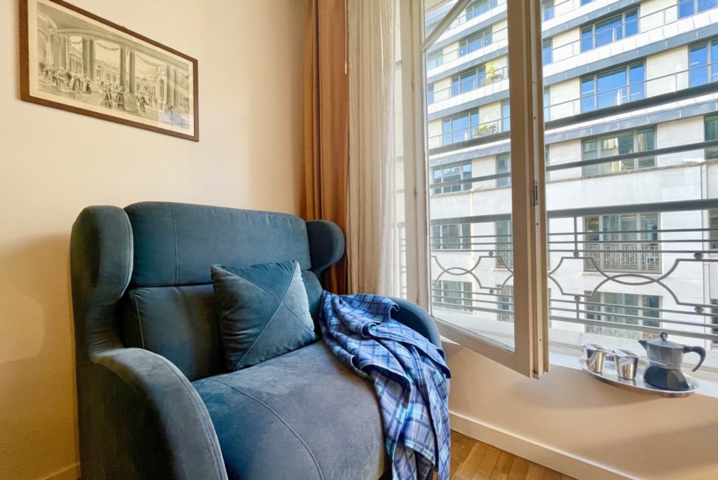 Location Appartement Meublé - 1 pièce - 25 m² - Champs Elysées - Etoile - 75008 Paris - S08103-5