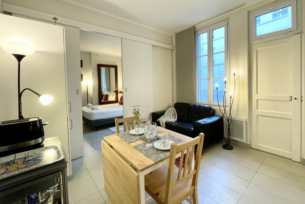 Location Appartement Meublé - 2 pièces - 28 m² - Invalides - 75007 Paris - 107507